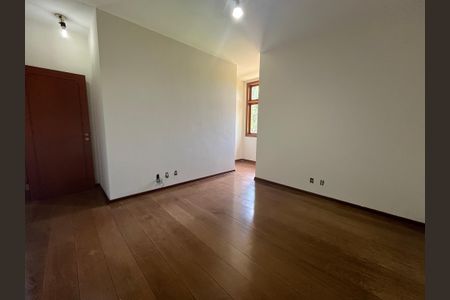 Casa de condomínio para alugar com 600m², 4 quartos e 8 vagasQuarto 2