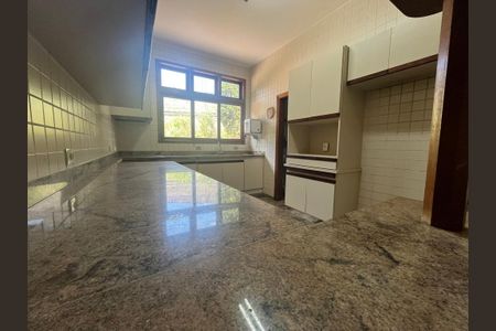 Casa de condomínio para alugar com 600m², 4 quartos e 8 vagasCozinha