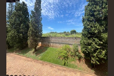 Casa de condomínio para alugar com 600m², 4 quartos e 8 vagasQuintal