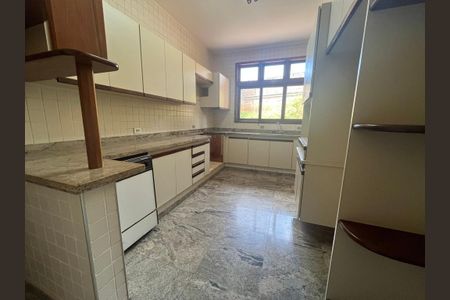 Casa de condomínio para alugar com 600m², 4 quartos e 8 vagasCozinha