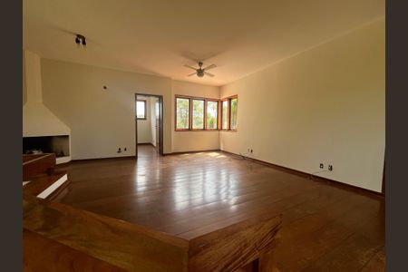 Casa de condomínio para alugar com 600m², 4 quartos e 8 vagasSala