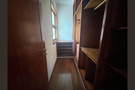 Casa de condomínio para alugar com 600m², 4 quartos e 8 vagasQuarto 1 closet 