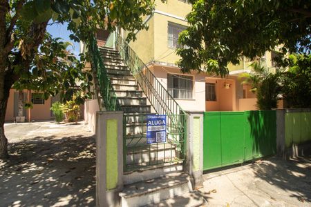 Apartamento para alugar com 92m², 2 quartos e 1 vagaFachada do condomínio e placa