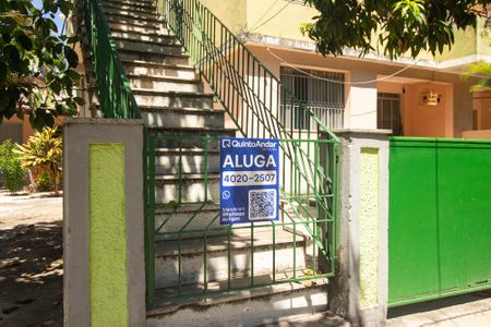 Apartamento para alugar com 92m², 2 quartos e 1 vagaFachada do condomínio e placa