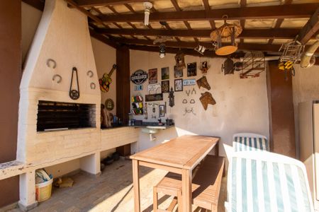 Casa à venda com 380m², 5 quartos e 4 vagasChurrasqueira