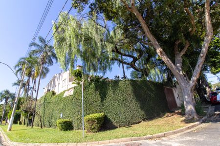 Casa à venda com 380m², 5 quartos e 4 vagasFachada