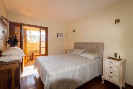 Casa à venda com 380m², 5 quartos e 4 vagasSuíte 1