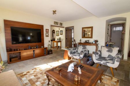 Casa à venda com 380m², 5 quartos e 4 vagasSala