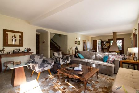 Casa à venda com 380m², 5 quartos e 4 vagasSala