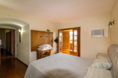 Casa à venda com 380m², 5 quartos e 4 vagasSuíte 1