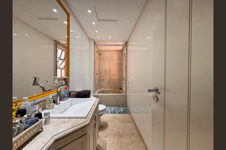 Apartamento para alugar com 492m², 6 quartos e 4 vagasBanheiro suíte 4