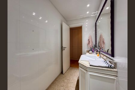 Apartamento para alugar com 492m², 6 quartos e 4 vagasBanheiro suíte 1