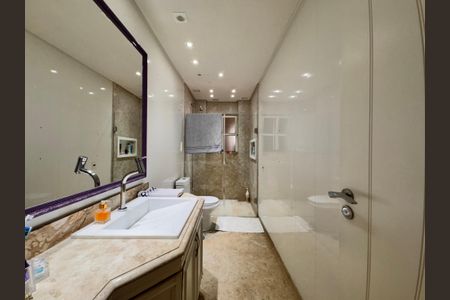 Apartamento para alugar com 492m², 6 quartos e 4 vagasBanheiro suíte 1