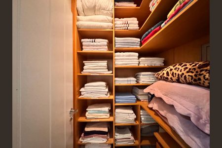 Apartamento para alugar com 492m², 6 quartos e 4 vagasRoupeiro 