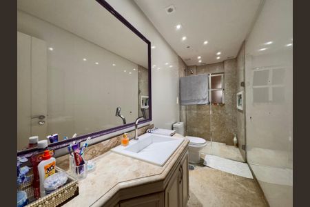 Apartamento para alugar com 492m², 6 quartos e 4 vagasBanheiro suíte 1