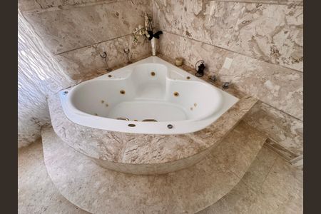 Apartamento para alugar com 492m², 6 quartos e 4 vagasBanheiro suíte master 