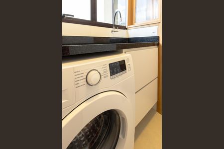 Apartamento à venda com 75m², 2 quartos e 1 vagaÁrea de Serviço