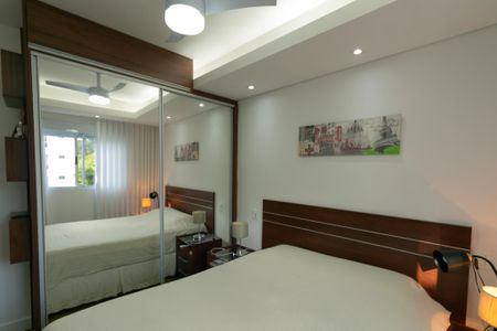 Apartamento à venda com 146m², 3 quartos e 2 vagas Apartamento à venda com 146m², 3 quartos e 2 vagasSuíte