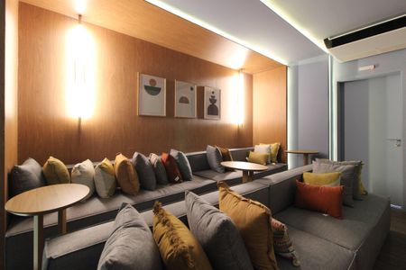 Apartamento para alugar com 27m², 1 quarto e sem vaga Apartamento para alugar com 27m², 1 quarto e sem vagaÁrea comum - Cinema