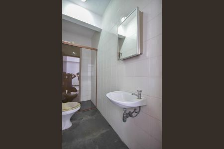 Casa à venda com 600m², 4 quartos e 10 vagas Casa à venda com 600m², 4 quartos e 10 vagasBanheiro de Serviço