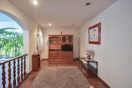 Casa à venda com 600m², 4 quartos e 10 vagas Casa à venda com 600m², 4 quartos e 10 vagasCorredor