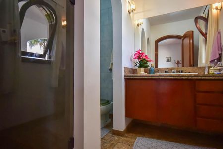 Casa à venda com 600m², 4 quartos e 10 vagas Casa à venda com 600m², 4 quartos e 10 vagasBanheiro da Suíte 3