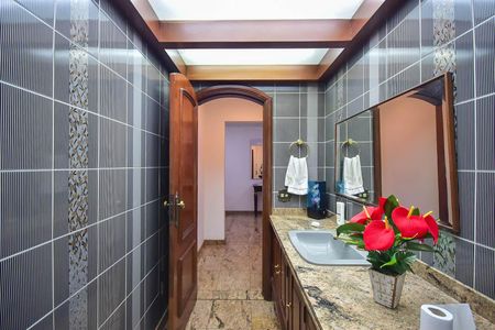 Casa à venda com 600m², 4 quartos e 10 vagas Casa à venda com 600m², 4 quartos e 10 vagasLavabo