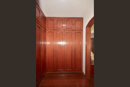 Casa à venda com 600m², 4 quartos e 10 vagas Casa à venda com 600m², 4 quartos e 10 vagasArmário da Suíte 3