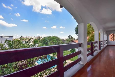 Casa à venda com 600m², 4 quartos e 10 vagas Casa à venda com 600m², 4 quartos e 10 vagasVaranda da Suíte 2