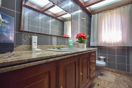 Casa à venda com 600m², 4 quartos e 10 vagas Casa à venda com 600m², 4 quartos e 10 vagasLavabo