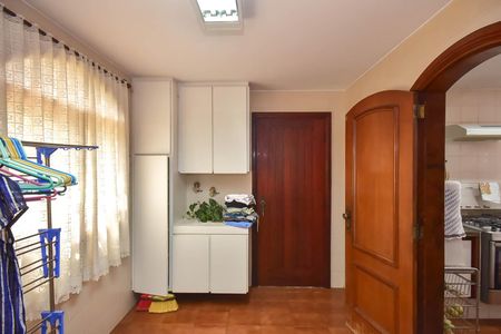 Casa à venda com 600m², 4 quartos e 10 vagas Casa à venda com 600m², 4 quartos e 10 vagasÁrea de Serviço