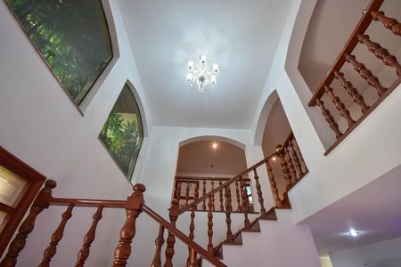 Casa à venda com 600m², 4 quartos e 10 vagas Casa à venda com 600m², 4 quartos e 10 vagasPé Direito