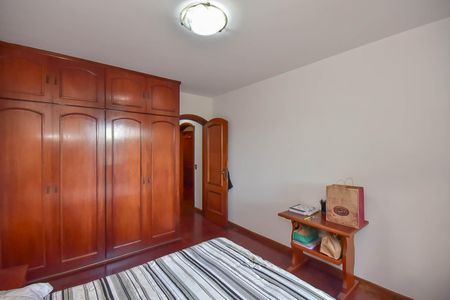 Casa à venda com 600m², 4 quartos e 10 vagas Casa à venda com 600m², 4 quartos e 10 vagasSuíte 1