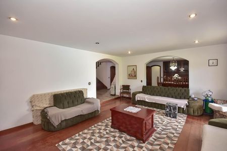 Casa à venda com 600m², 4 quartos e 10 vagas Casa à venda com 600m², 4 quartos e 10 vagasSala