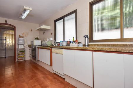 Casa à venda com 600m², 4 quartos e 10 vagas Casa à venda com 600m², 4 quartos e 10 vagasCozinha