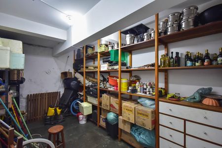 Casa à venda com 600m², 4 quartos e 10 vagas Casa à venda com 600m², 4 quartos e 10 vagasDepósito