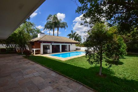 Casa à venda com 600m², 4 quartos e 10 vagas Casa à venda com 600m², 4 quartos e 10 vagasÁrea Externa