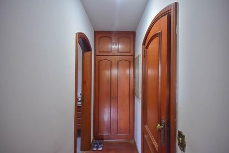 Casa à venda com 600m², 4 quartos e 10 vagas Casa à venda com 600m², 4 quartos e 10 vagasArmário da Suíte 1