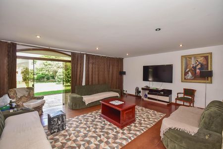 Casa à venda com 600m², 4 quartos e 10 vagas Casa à venda com 600m², 4 quartos e 10 vagasSala