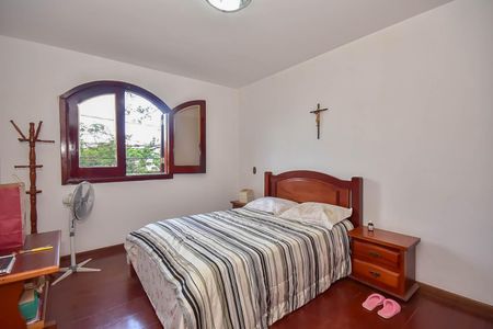 Casa à venda com 600m², 4 quartos e 10 vagas Casa à venda com 600m², 4 quartos e 10 vagasSuíte 1