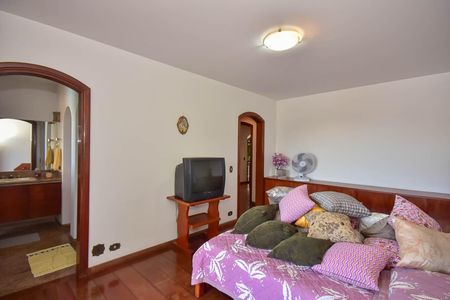 Casa à venda com 600m², 4 quartos e 10 vagas Casa à venda com 600m², 4 quartos e 10 vagasSuíte 2