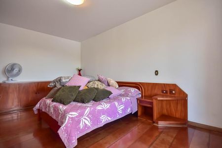 Casa à venda com 600m², 4 quartos e 10 vagas Casa à venda com 600m², 4 quartos e 10 vagasSuíte 2