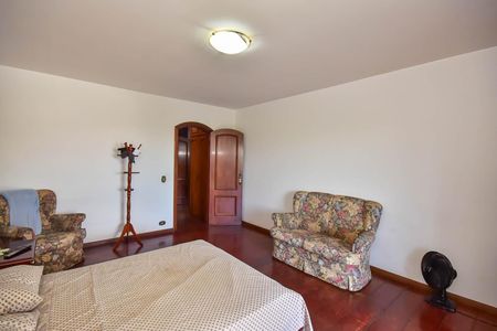 Casa à venda com 600m², 4 quartos e 10 vagas Casa à venda com 600m², 4 quartos e 10 vagasSuíte 4