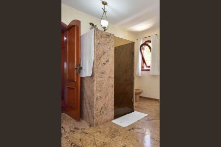 Casa à venda com 600m², 4 quartos e 10 vagas Casa à venda com 600m², 4 quartos e 10 vagasBanheiro Suíte 4