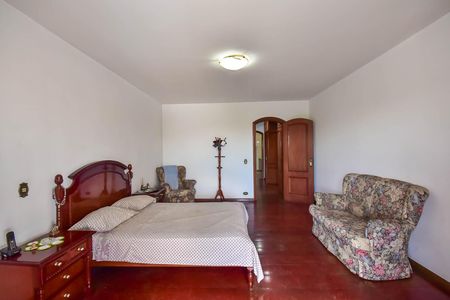 Casa à venda com 600m², 4 quartos e 10 vagas Casa à venda com 600m², 4 quartos e 10 vagasSuíte 4