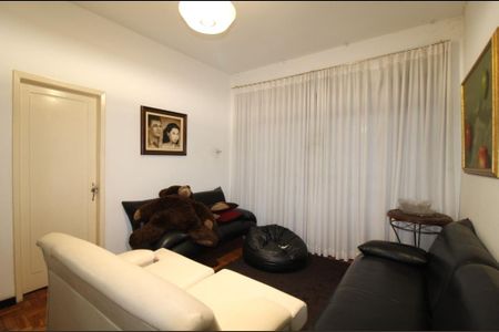 Casa à venda com 200m², 4 quartos e sem vaga Casa à venda com 200m², 4 quartos e sem vagaSala