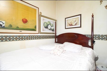 Casa à venda com 200m², 4 quartos e sem vaga Casa à venda com 200m², 4 quartos e sem vagaQuarto