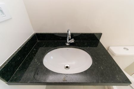 Casa de condomínio à venda com 84m², 2 quartos e 1 vagaBanheiro