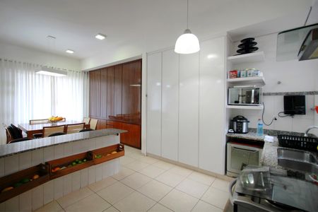 Casa à venda com 400m², 5 quartos e 4 vagasCozinha