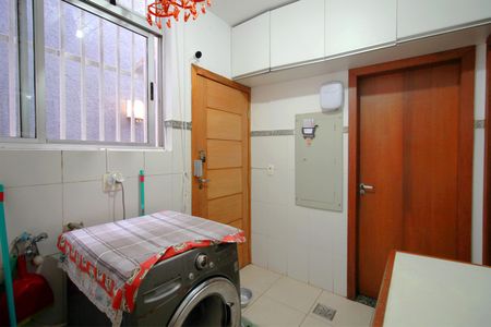 Casa à venda com 400m², 5 quartos e 4 vagasÁrea de Serviço